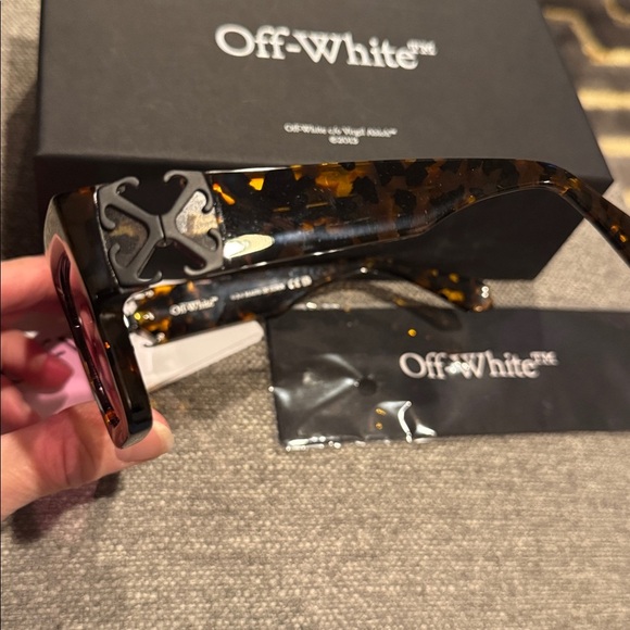 OFF WHITE MYSTIC RECTANGULAR TORTOISESHELL UNISEX SUNGLASSES. PINK LENSES. NEW